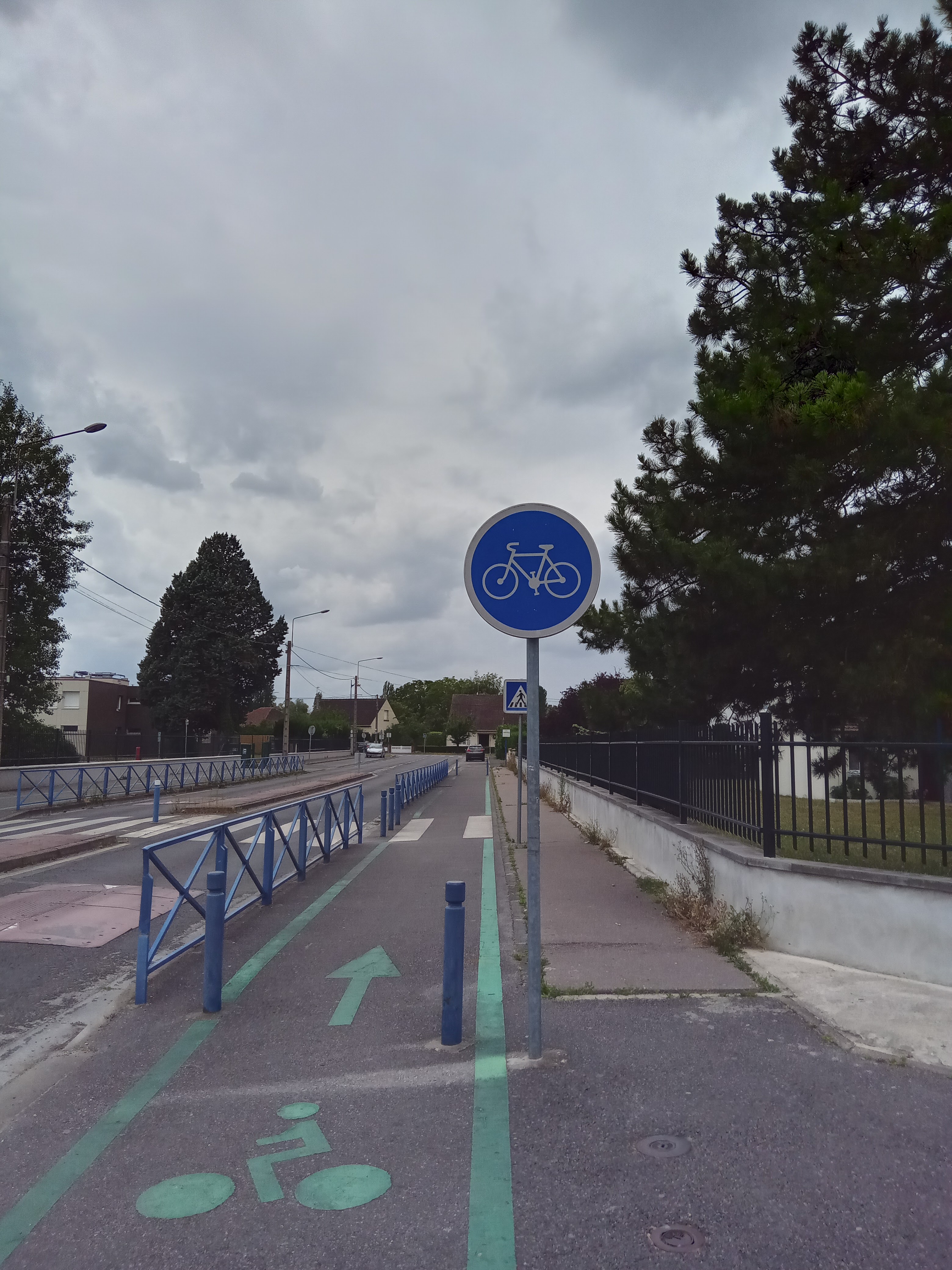 20230704 bande cyclable Lamartine obligatoire .jpg