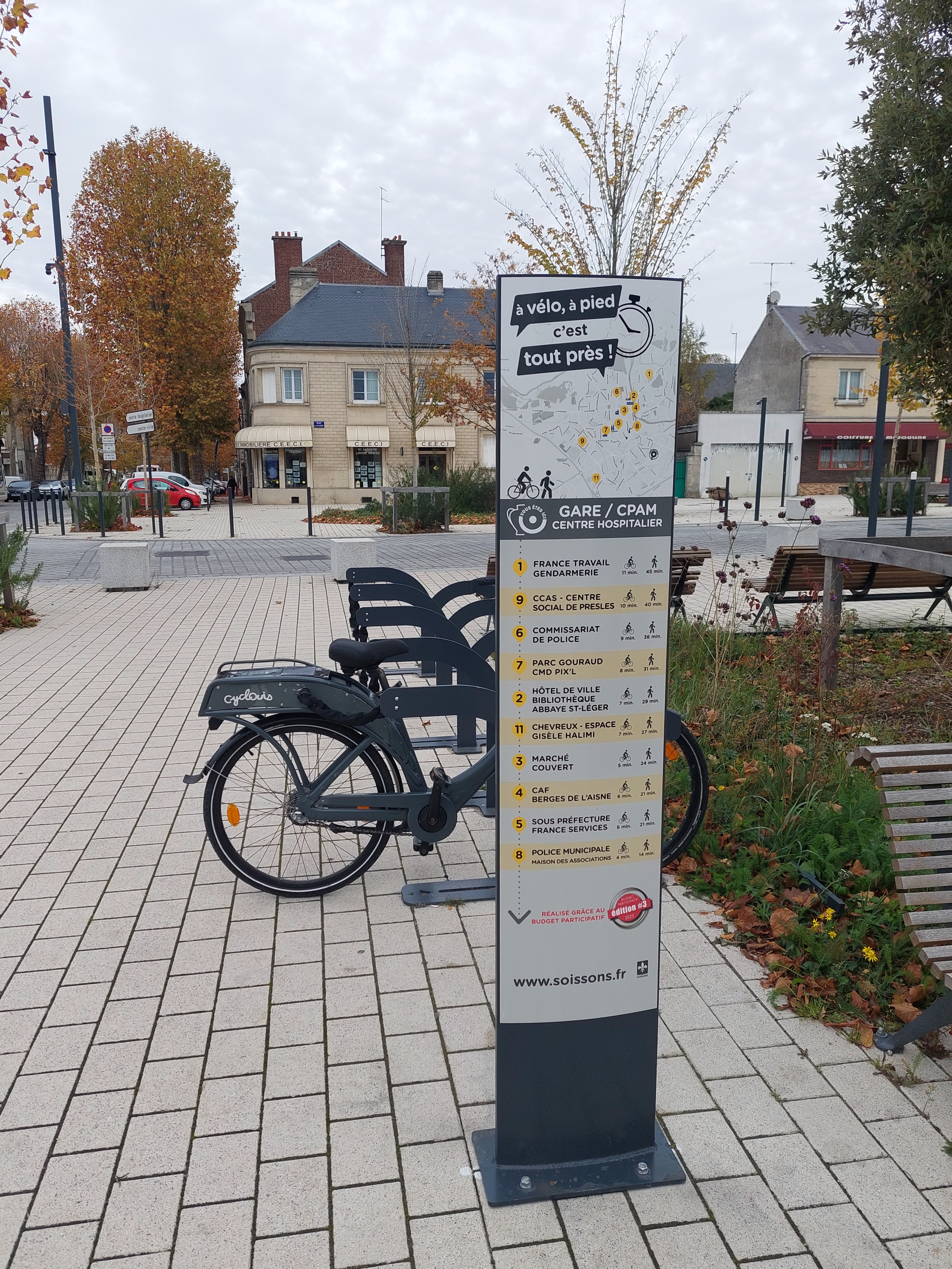 2025 11 06 Parvis de la gare SNCF.jpg